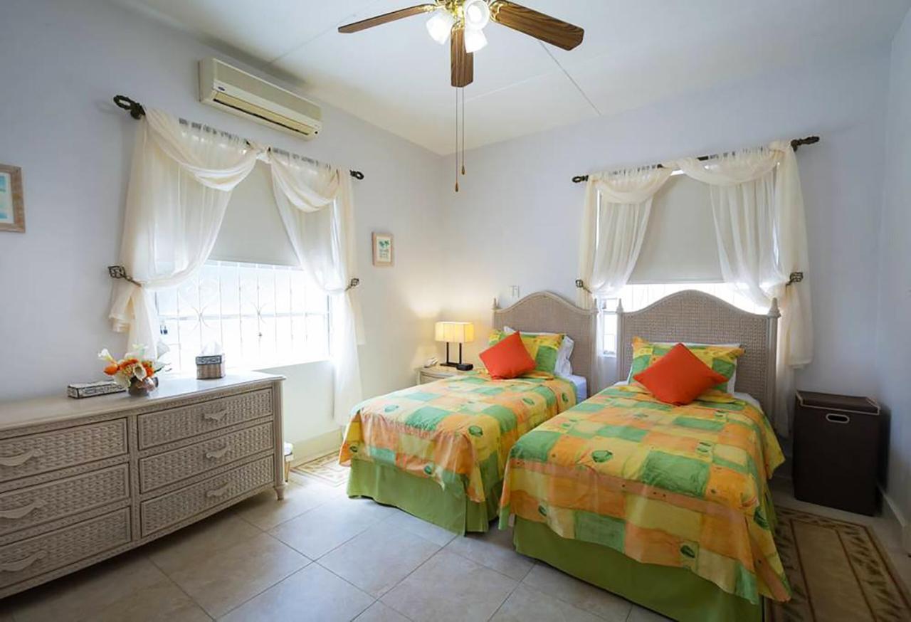 Welcome To The Unpretentious And Breezy Graceville, Steps Away From The Beach Saint James Exteriér fotografie