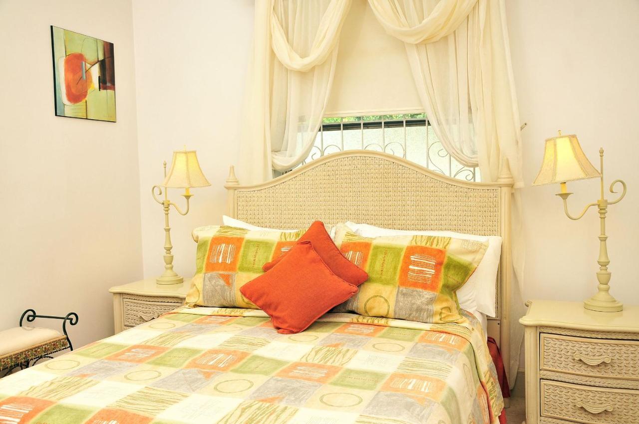 Welcome To The Unpretentious And Breezy Graceville, Steps Away From The Beach Saint James Exteriér fotografie