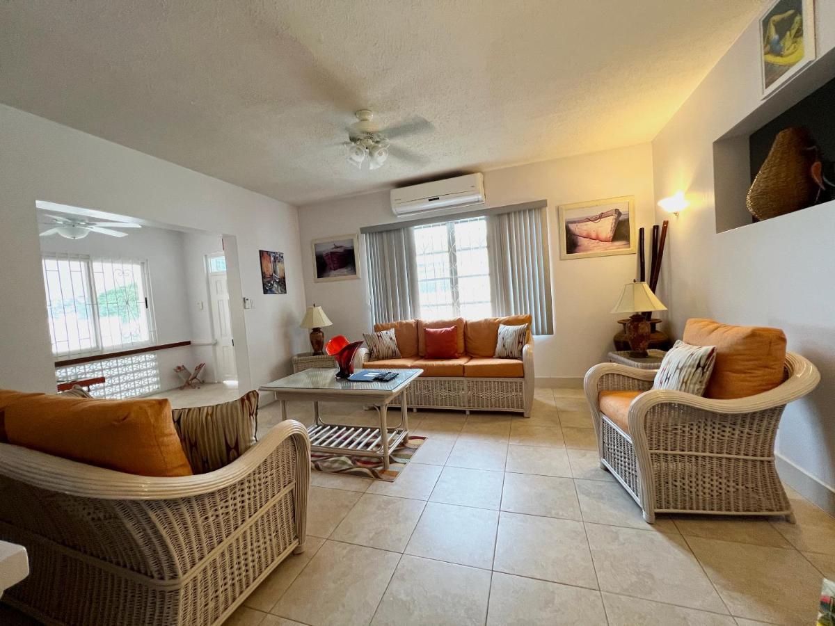 Welcome To The Unpretentious And Breezy Graceville, Steps Away From The Beach Saint James Exteriér fotografie
