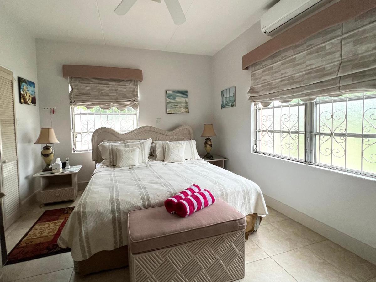 Welcome To The Unpretentious And Breezy Graceville, Steps Away From The Beach Saint James Exteriér fotografie